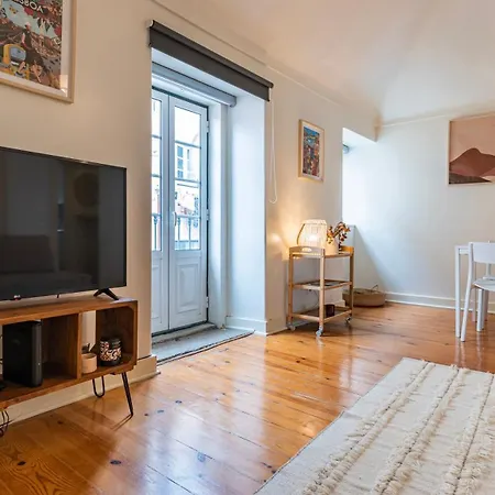 Daire Alfama Center Flat By Lovelystay
