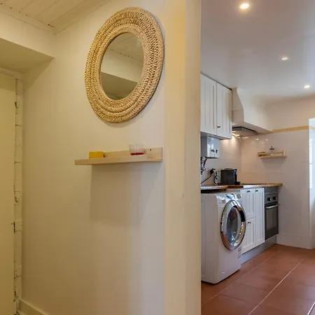 Alfama Center Flat By Lovelystay